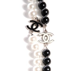 White and Black Pearly Chanel Necklace
